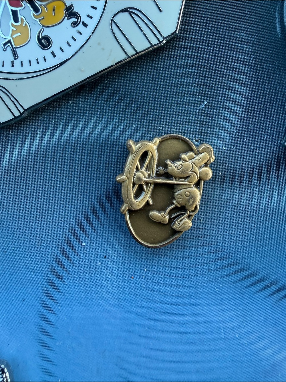 Disney Journey Through Time Mickey Blue and Yellow pin collection - Picture 5 of 9